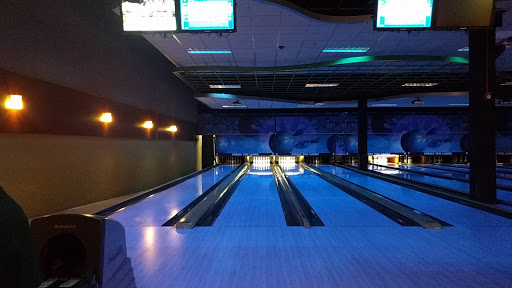 Bowling Alley «Strike Ten Lanes & Lounge», reviews and photos, 800 E Nerge Rd, Roselle, IL 60172, USA