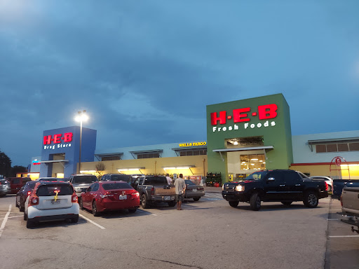 Grocery Store «H-E-B Grocery», reviews and photos, 2108 N Frazier St, Conroe, TX 77301, USA