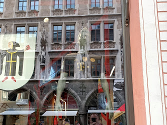 FC Bayern World mit Flagship Store