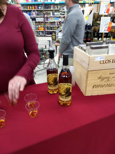 Liquor Store «Morris Plains Bottle King», reviews and photos, 246 Littleton Rd, Morris Plains, NJ 07950, USA