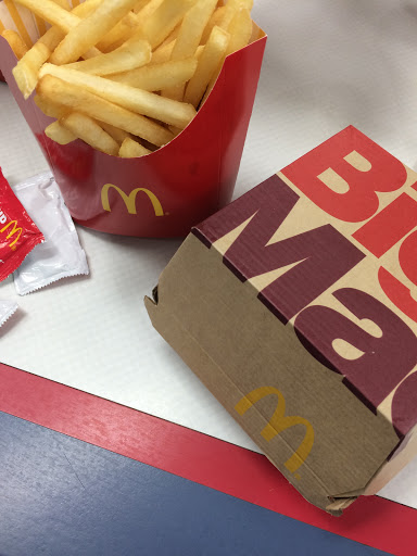 Shopping Mall «White Plains Mall», reviews and photos, 200 Hamilton Ave, White Plains, NY 10601, USA