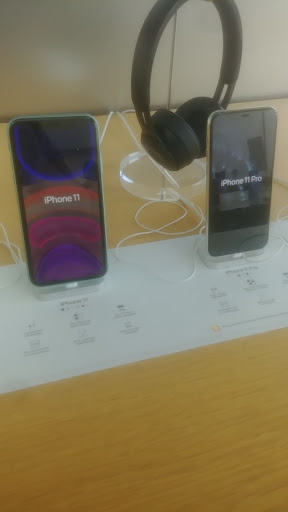 Computer Store «Apple Uptown», reviews and photos, 3018 Hennepin Ave, Minneapolis, MN 55408, USA