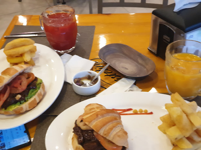Comentarios y opiniones de CASTELINO Salón de Té Restaurante Pizzería