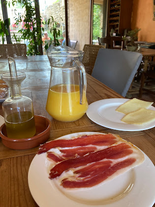 Plats et boissons Apartamento turístico Hostal La Fuente 22146 Buera