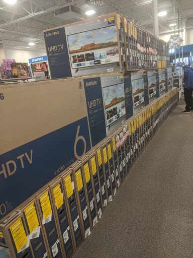 Electronics Store «Best Buy», reviews and photos, 350 W Army Trail Rd, Bloomingdale, IL 60108, USA