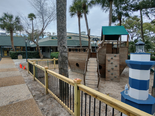 Shopping Mall «Coligny Plaza Shopping Center», reviews and photos, 1 N Forest Beach Dr, Hilton Head Island, SC 29928, USA