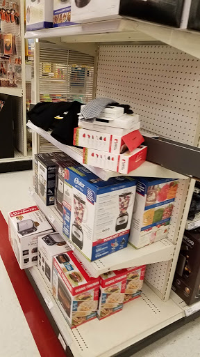Department Store «Target», reviews and photos, 18855 N Market Pl Dr, Aurora, OH 44202, USA