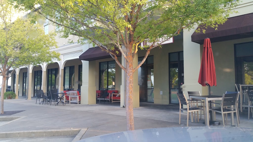 The Pond Bar and Grill 70592