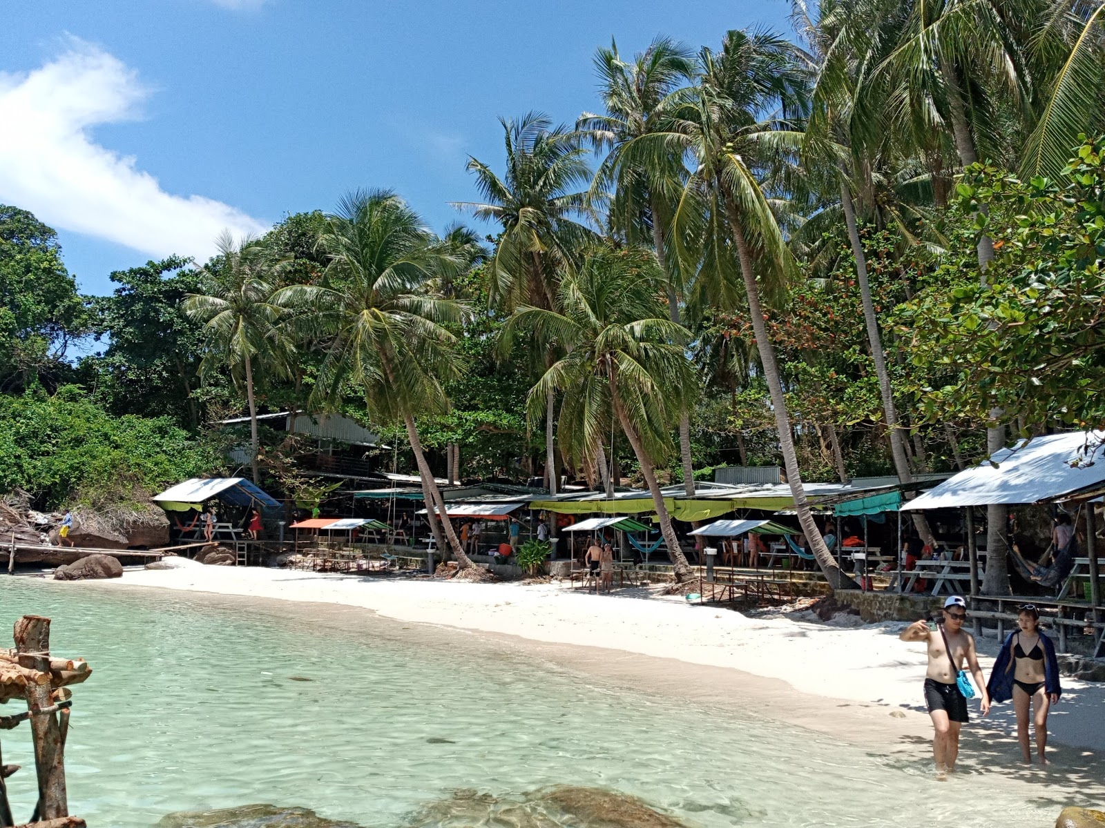 Hon Xuong Beach'in fotoğrafı geniş ile birlikte