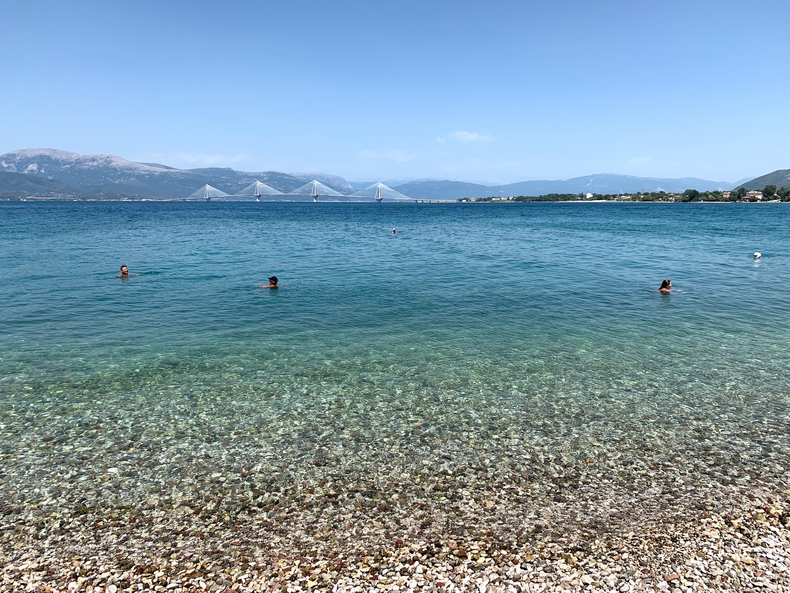 Photo de Plaz Patras avec plage spacieuse