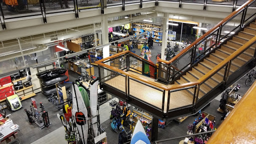 Camping Store «REI», reviews and photos, 15200 Potomac Town Pl #140, Woodbridge, VA 22191, USA