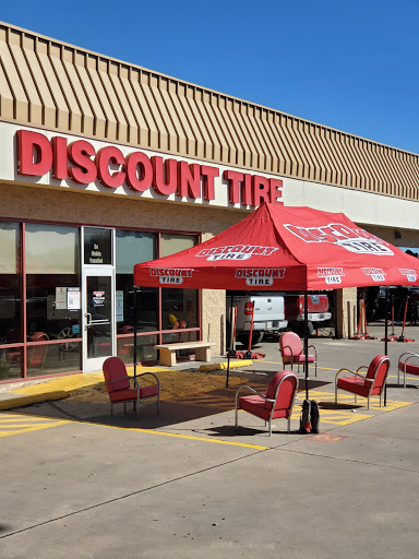 Tire Shop «Discount Tire Store», reviews and photos, 8219 Research Blvd, Austin, TX 78758, USA