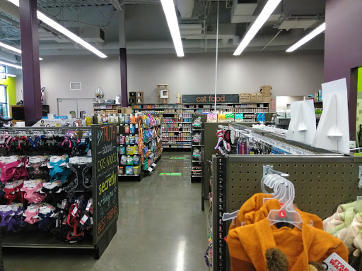 Pet Supply Store «Unleashed by Petco», reviews and photos, 12305 SW Horizon Blvd #23, Beaverton, OR 97007, USA