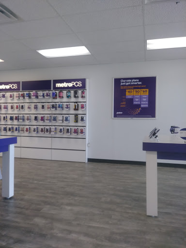 Cell Phone Store «MetroPCS Authorized Dealer», reviews and photos, 263 TX-337 Loop #400, New Braunfels, TX 78130, USA