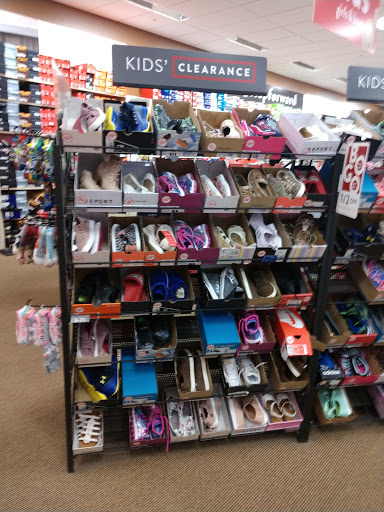 Shoe Store «Famous Footwear», reviews and photos, 2265 Walker Lake Rd, Mansfield, OH 44903, USA