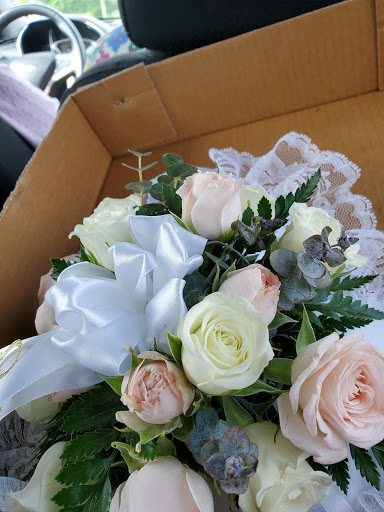 Florist «Viviano Flower Shop», reviews and photos, 32050 Harper Ave, St Clair Shores, MI 48082, USA