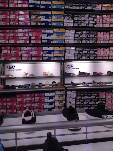 Sporting Goods Store «Nike Factory Store», reviews and photos, 6800 N 95th Ave #590, Glendale, AZ 85301, USA