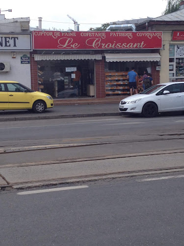 Le Croissant - <nil>