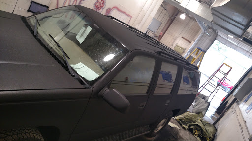 Auto Body Shop «Maaco Collision Repair & Auto Painting», reviews and photos, 401 40th St, Fargo, ND 58103, USA