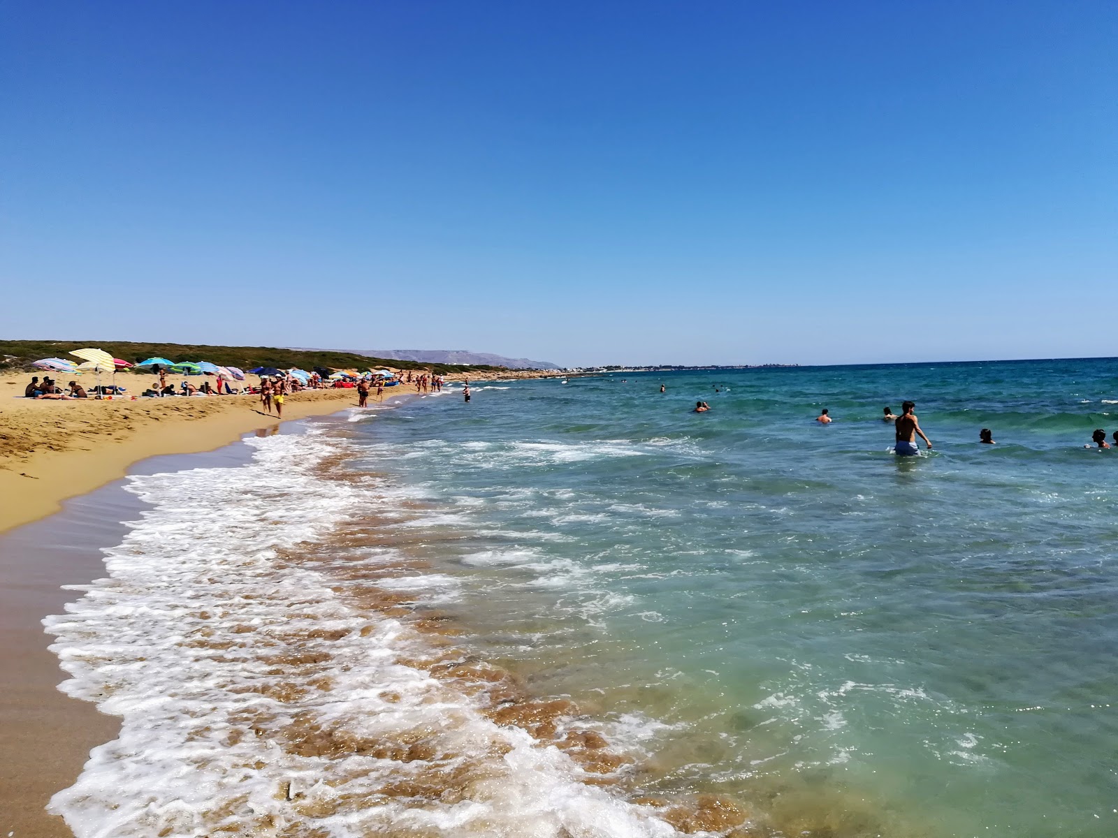 Foto de Playa Naturista Marianelli con playa amplia