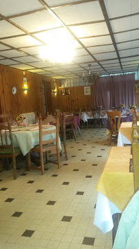 Atmosphère du Restaurant français Aux Berges de La Marche à Margut - n°2