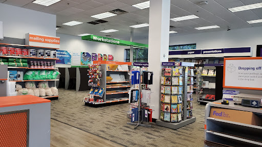 Print Shop «FedEx Office Print & Ship Center», reviews and photos, 207 Stones River Mall Blvd c, Murfreesboro, TN 37129, USA