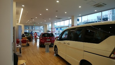 日産東京販売株式会社八王子松枝橋店