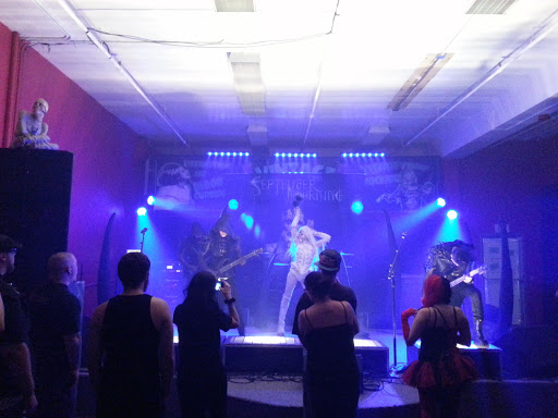 Comic Book Store «Vintage Villains», reviews and photos, 126 N Vermilion St, Danville, IL 61832, USA