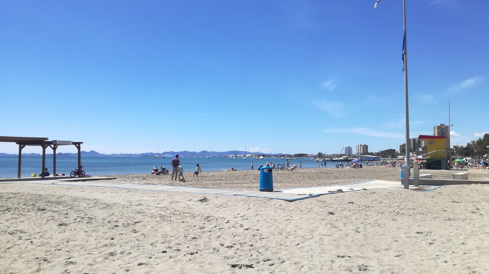 Valokuva Playa el Castillicoista. mukavuudet alueella