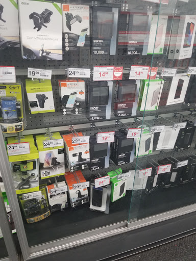 Office Supply Store «Staples», reviews and photos, 90-30 Metropolitan Ave, Rego Park, NY 11374, USA