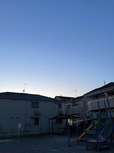 都営西保木間一丁目団地内広場