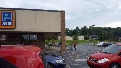 Grocery Store «ALDI», reviews and photos, 24 N State Hwy 1223, Corbin, KY 40701, USA