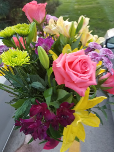 Florist «1-800-Flowers | Flowerama Windsor Heights», reviews and photos, 7301 University Ave, Windsor Heights, IA 50324, USA