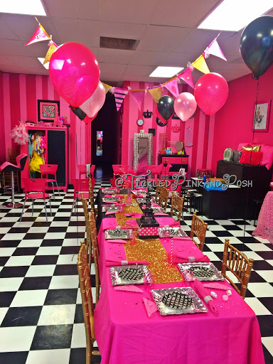 Party Planner «Tickled Pink & Posh Party Boutique», reviews and photos, 9627 Reisterstown Rd, Owings Mills, MD 21117, USA