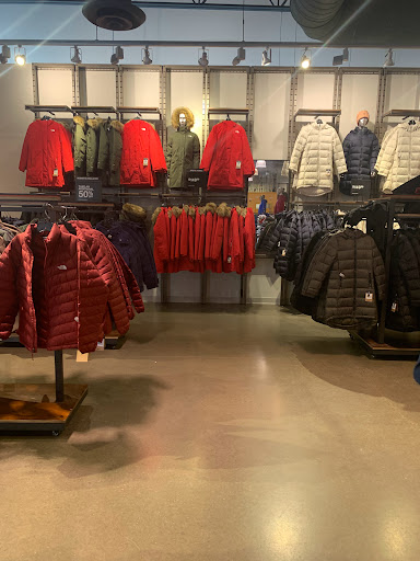 Clothing Store «The North Face Outlet», reviews and photos, 1155 Buck Creek Rd, Simpsonville, KY 40067, USA