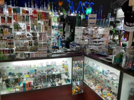 Tobacco Shop «Stirling Glass», reviews and photos, 5890 Stirling Rd, Hollywood, FL 33021, USA