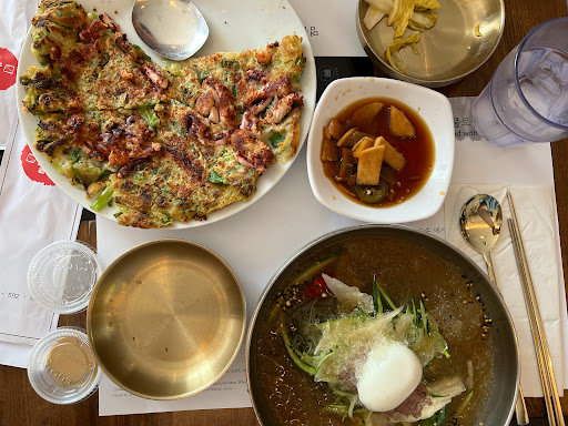 Movie Theater «iPic Theaters», reviews and photos, 2023 Hudson St, Fort Lee, NJ 07024, USA