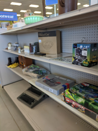 Thrift Store «Goodwill Store & Donation Center», reviews and photos, 21 Chevy Chase Rd, Seabrook, NH 03874, USA