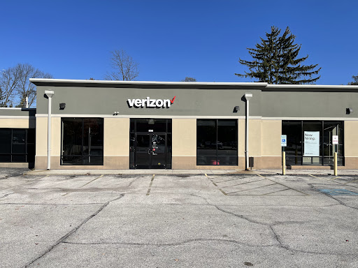 Verizon Authorized Retailer – Cellular Sales, 535 W Lancaster Ave, Berwyn, PA 19312, USA, 