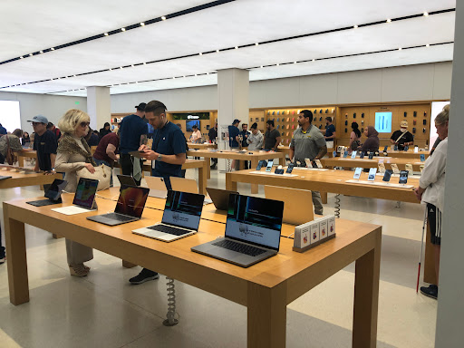 Apple Brea Mall image
