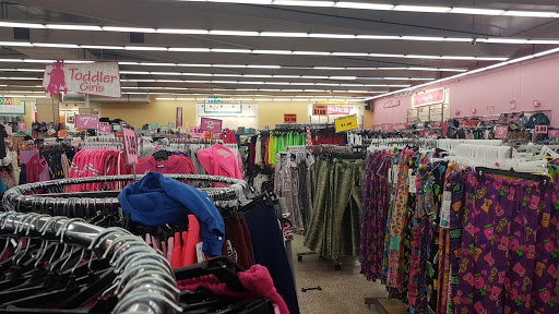 Discount Store «Fallas Discount Stores», reviews and photos, 19719 Sherman Way, Winnetka, CA 91306, USA