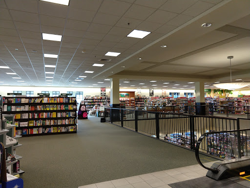 Book Store «Barnes & Noble», reviews and photos, 5755 N Bayshore Dr, Glendale, WI 53217, USA
