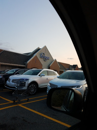 Grocery Store «Kroger», reviews and photos, 9968 E Grand River Ave, Brighton, MI 48116, USA