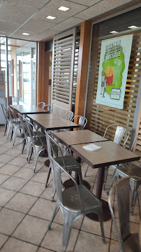 Atmosphère du Restauration rapide McDonald's à Hanches - n°3