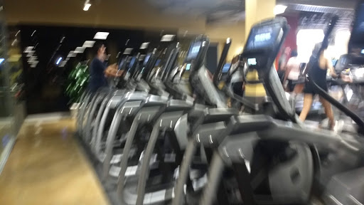 Golds Gym image