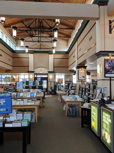 Book Store «Barnes & Noble», reviews and photos, 235 Daniel Webster Hwy, Nashua, NH 03060, USA