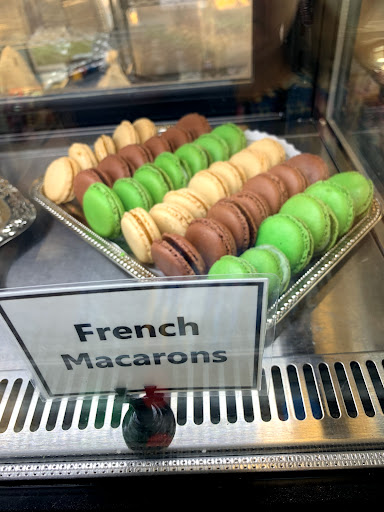 Bakery «Heitzman Traditional Bakery and Deli», reviews and photos, 9426 Shelbyville Rd, Louisville, KY 40222, USA