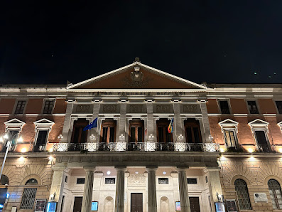 Teatro Comunale Niccolò Piccinni Corso Vittorio Emanuele II, 84, 70122 Bari BA, Italia