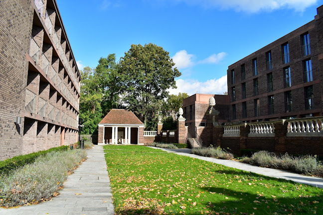 Glion Institute of Higher Education, London - University