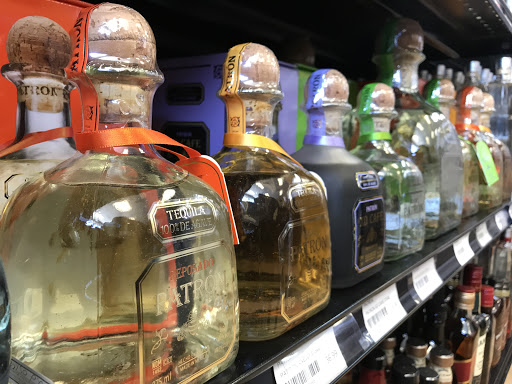 Liquor Store «535 Liquor», reviews and photos, 3260 Vineland Rd, Kissimmee, FL 34746, USA
